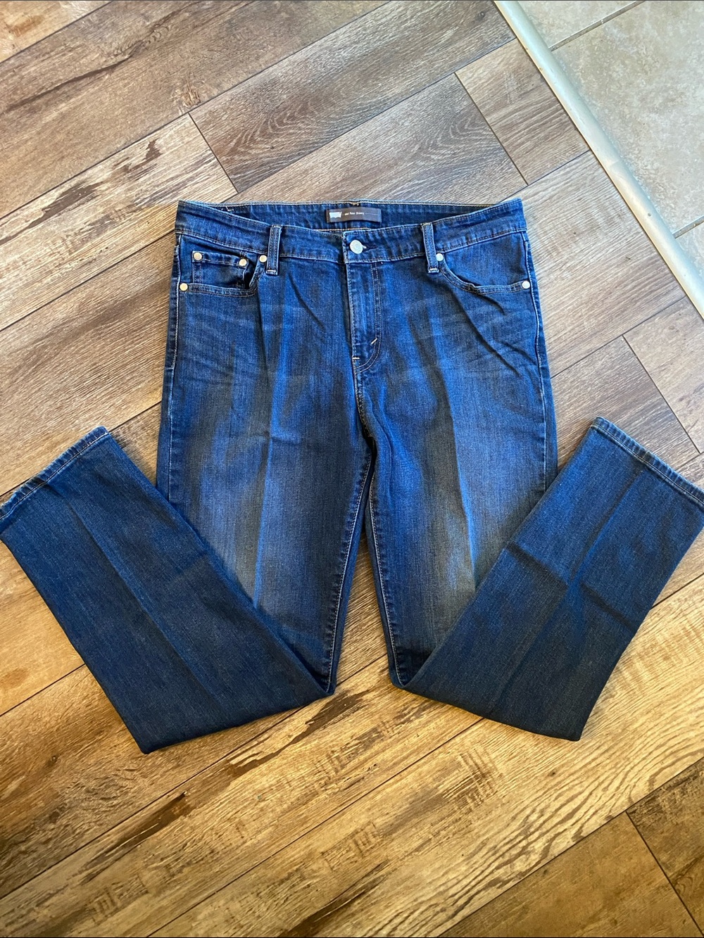 Levi's Men's Indigo Blue Slim Straight Jeans
